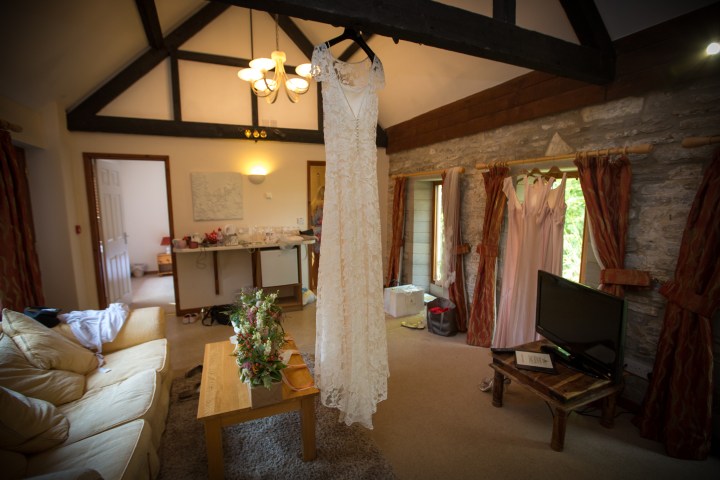 jake moore photography - kingston country courtyard wedding (2)